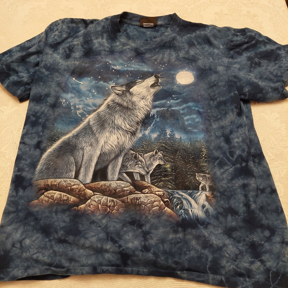 Jays Rock wolves howling bold nature scene midnight blue tie dye t shirt…